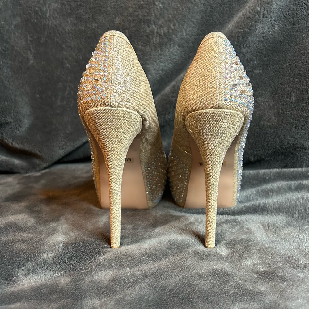 De Blossom Collection Size 7.5 Tan/Silver Rhinestone Pumps 5in heel - Picture 4 of 7